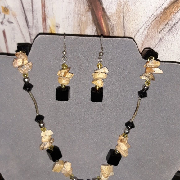 Semiprecious Jewlery set - Picture 3 of 4